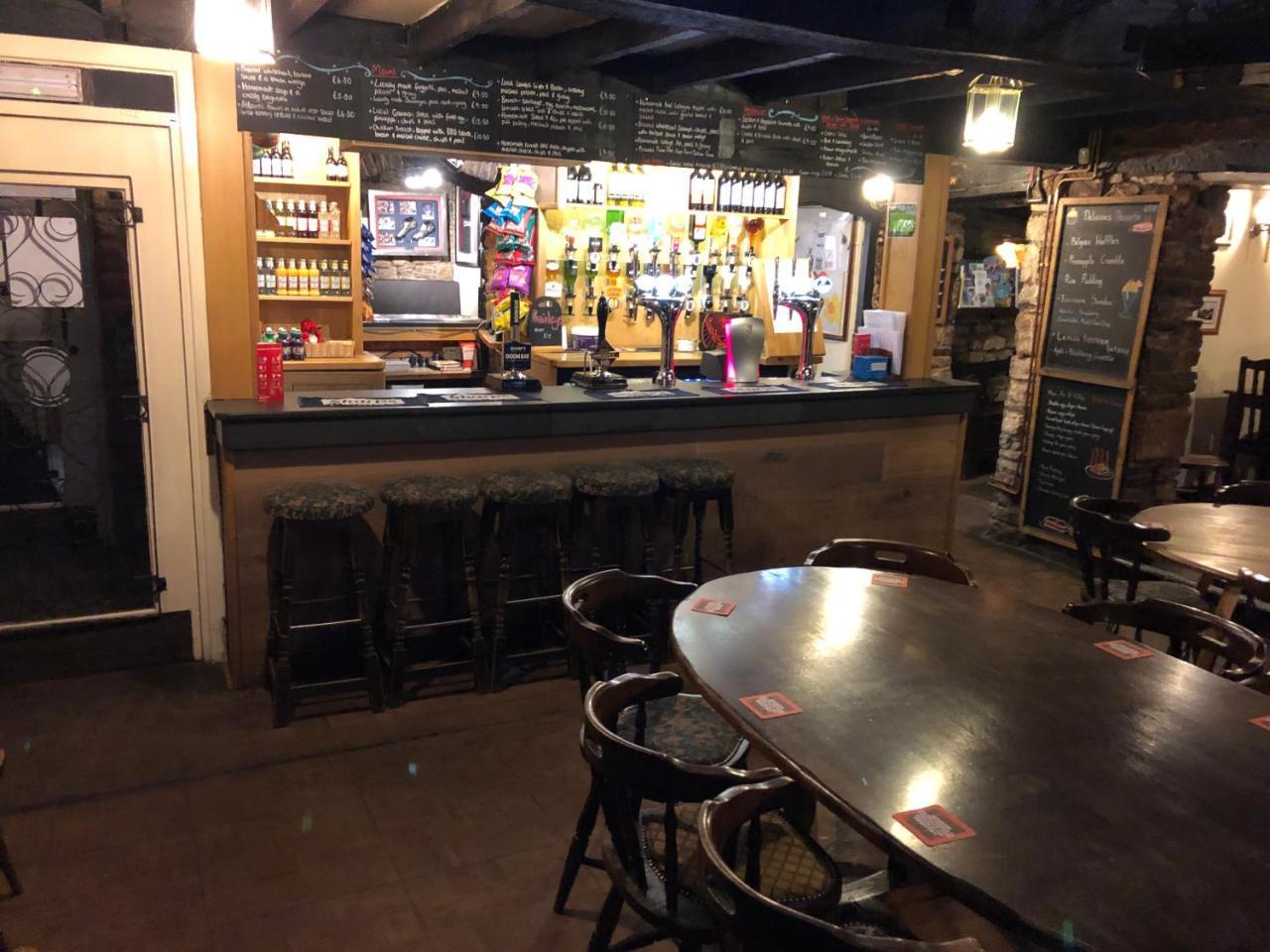 אסק The Crosskeys Inn מראה חיצוני תמונה