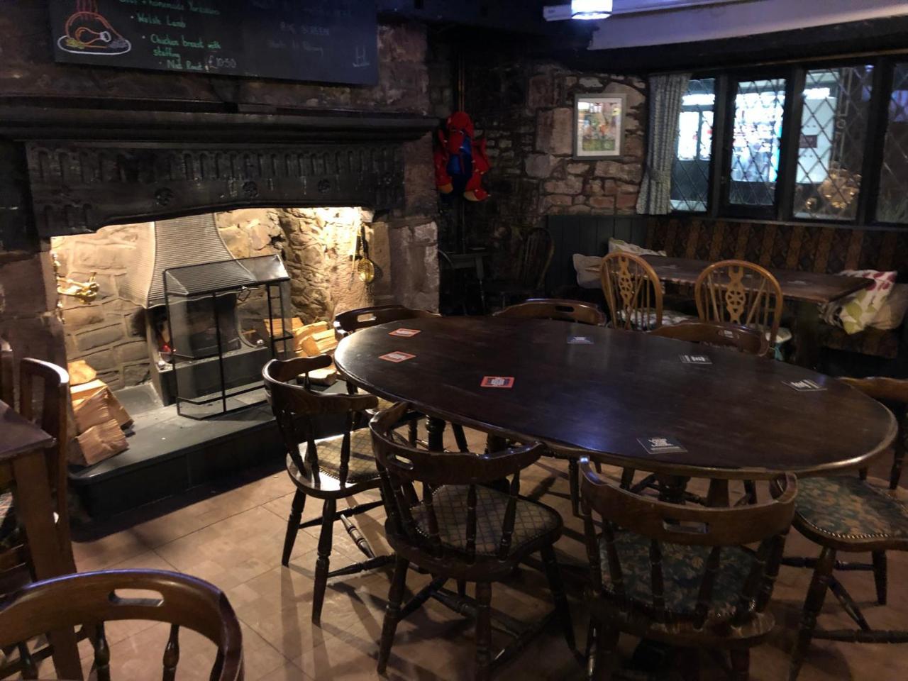 אסק The Crosskeys Inn מראה חיצוני תמונה