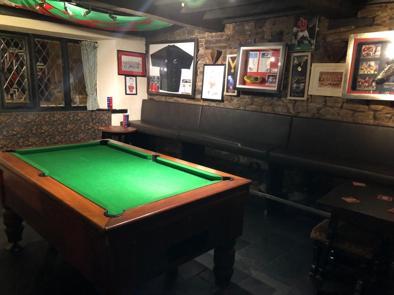 אסק The Crosskeys Inn מראה חיצוני תמונה